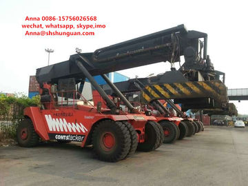 China Low Fuel Consumption Fantuzzi Container Handler , Used Container Handling Equipment supplier