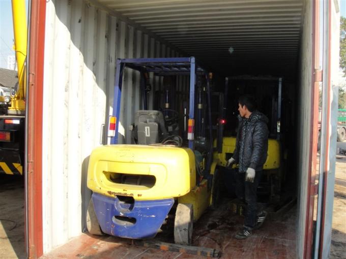3 T Reconditioned Forklift Trucks Diesel Fuel Type 3000 Kg Rated Loading Capacity