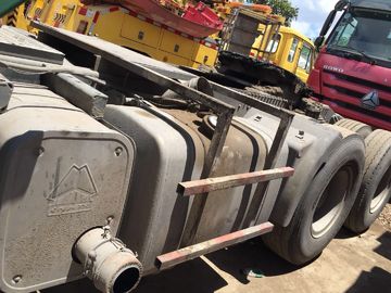 40 Ton Used Tractor Head 102 Km / H Max Speed 400 L Fuel Tanker Capacity supplier